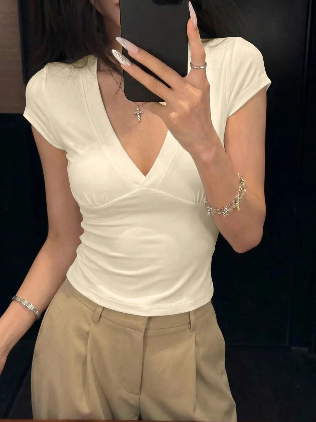 Dulzura V-Neck Y2K Slim Tee